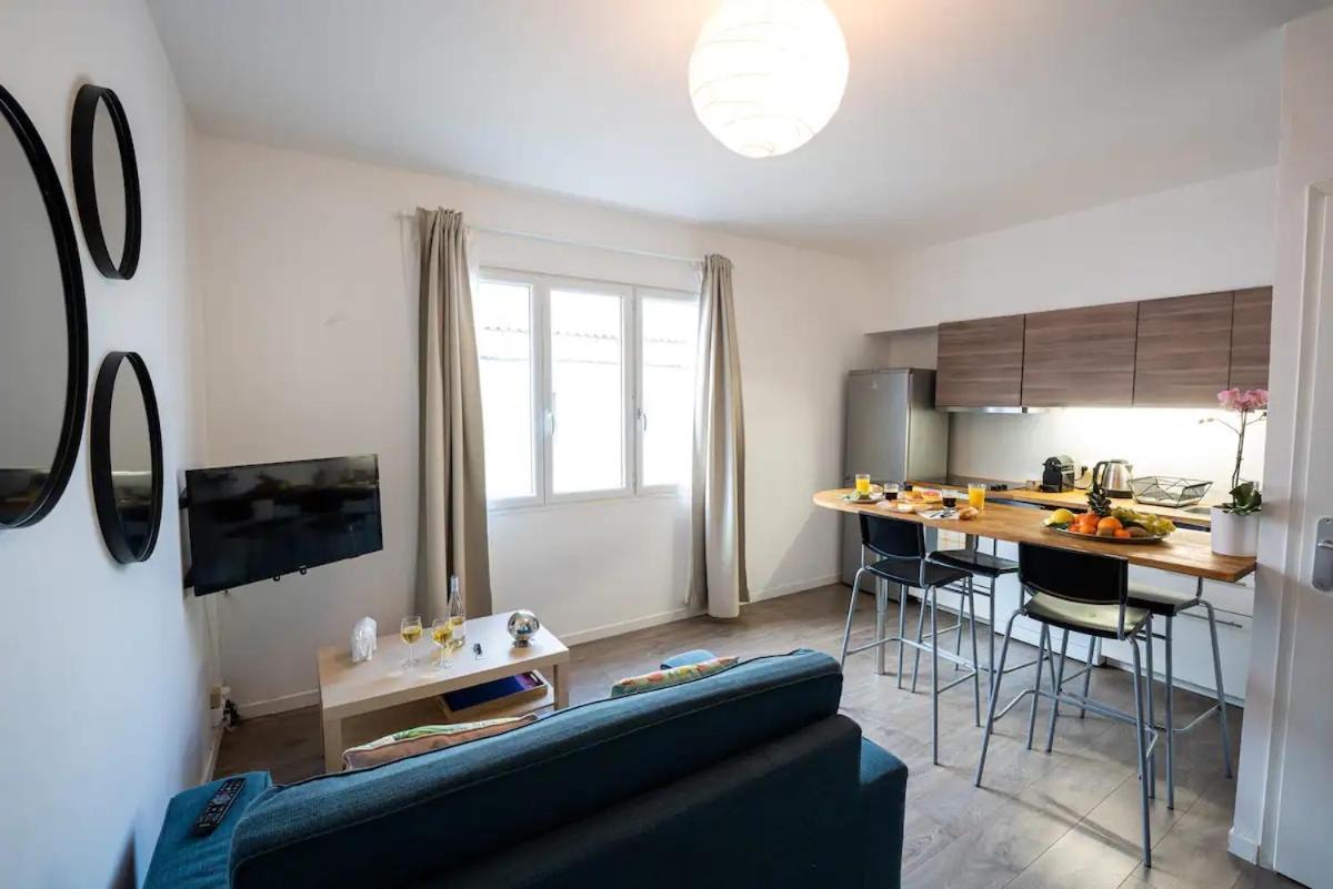 Appartement Centre Village, Clim Et Parking Gratuit Aigues-Mortes Exterior photo